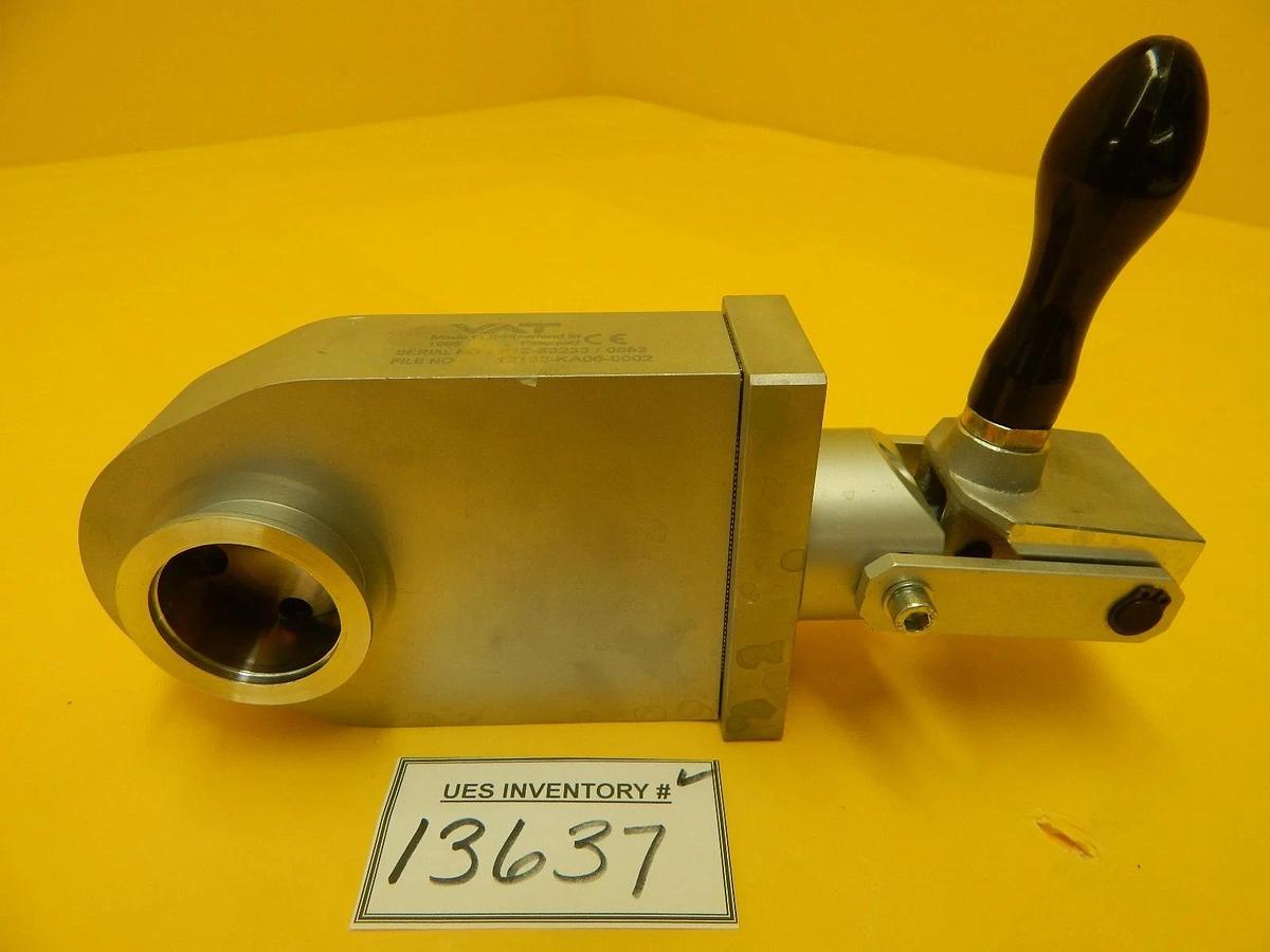 Used VAT F12-60233 Manually Operated Vacuum Gate Valve Used Working