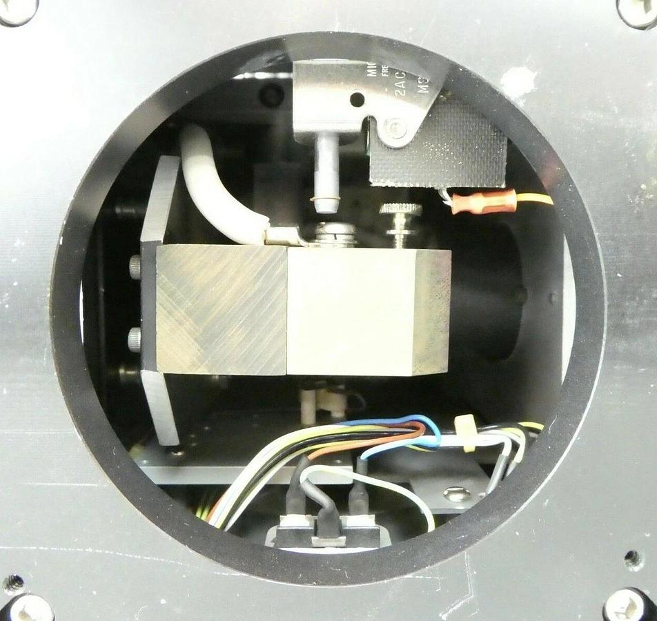 Used Ultrapointe 1000 UV Arc Lamp Focusing Lens Module Oriel 66003 Micrometer Working