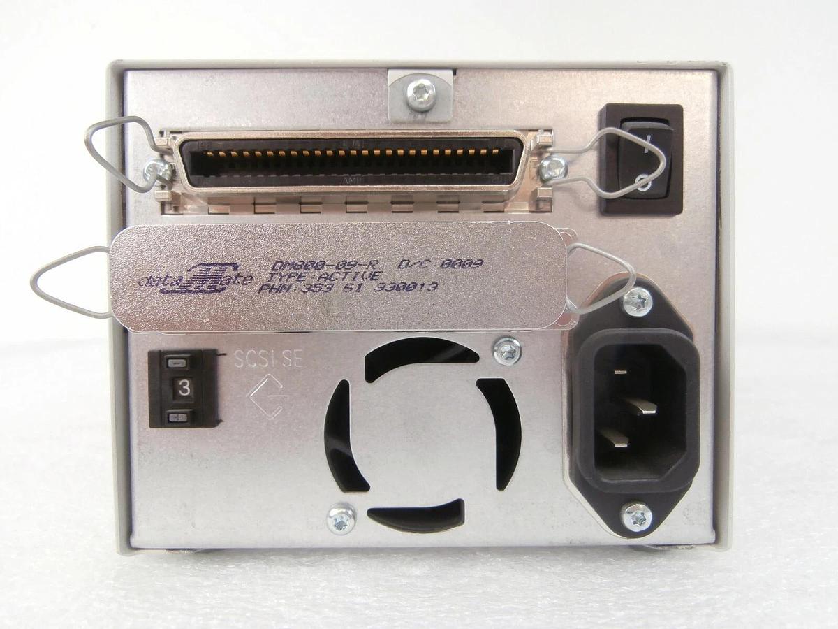 Used HP Hewlett-Packard SureStore Tape Drive DAT8 DAT24 Lot of 2 Hitachi I-900SRT