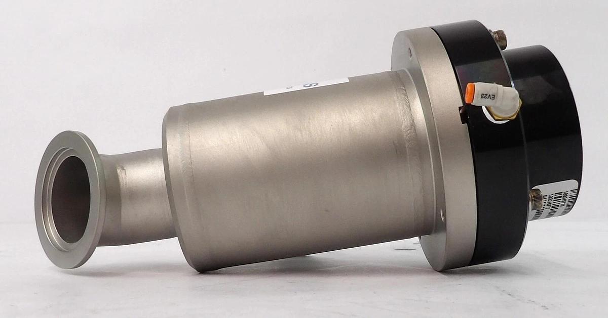 Used MKS Instruments 100016770 Ultra High Vacuum Angle Valve AMAT Working