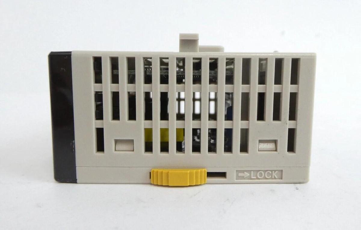 Omron CPM2C-MAD11 Programmable Controller PLC MAD11 AMAT Lot of 9 New Spare