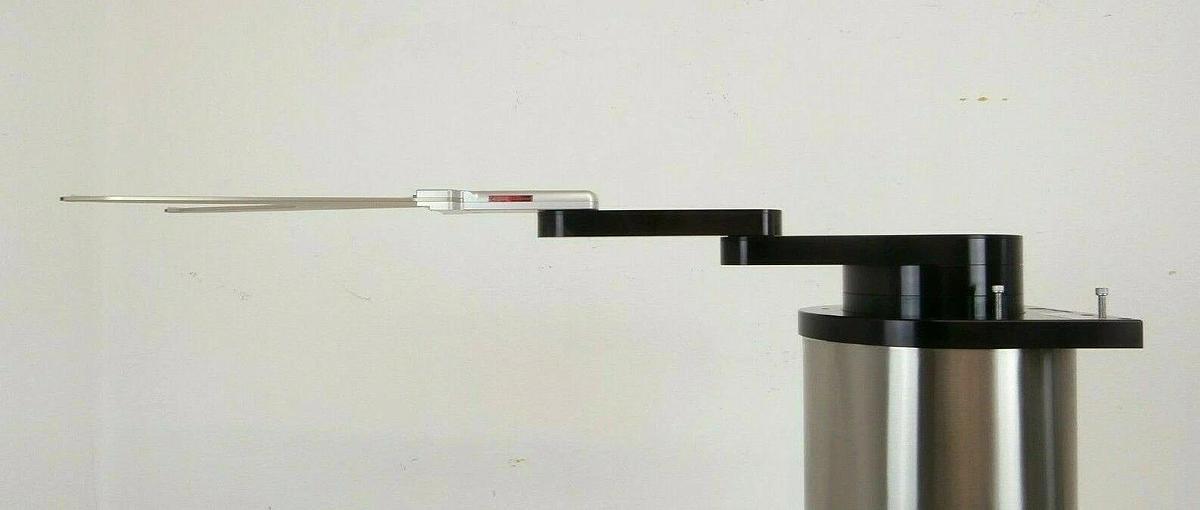 Used Newport 15-3702-1425-25 300mm Wafer Robot Kensington AMAT 0190-22248 Working