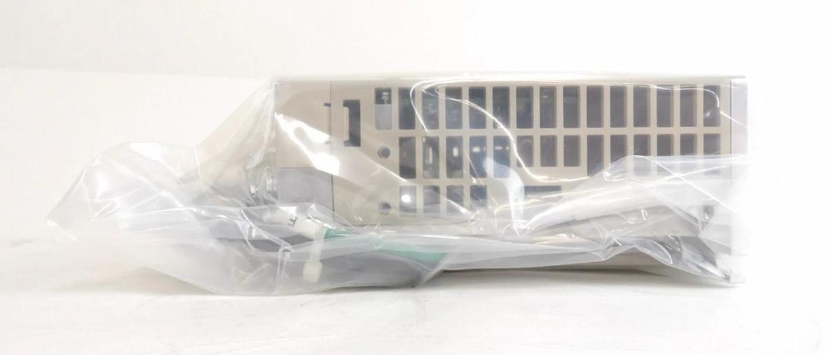 Yaskawa Electric CACR-2R1-EE1VBD-00 Servo Drive SERVOPACK Lot of 6 New