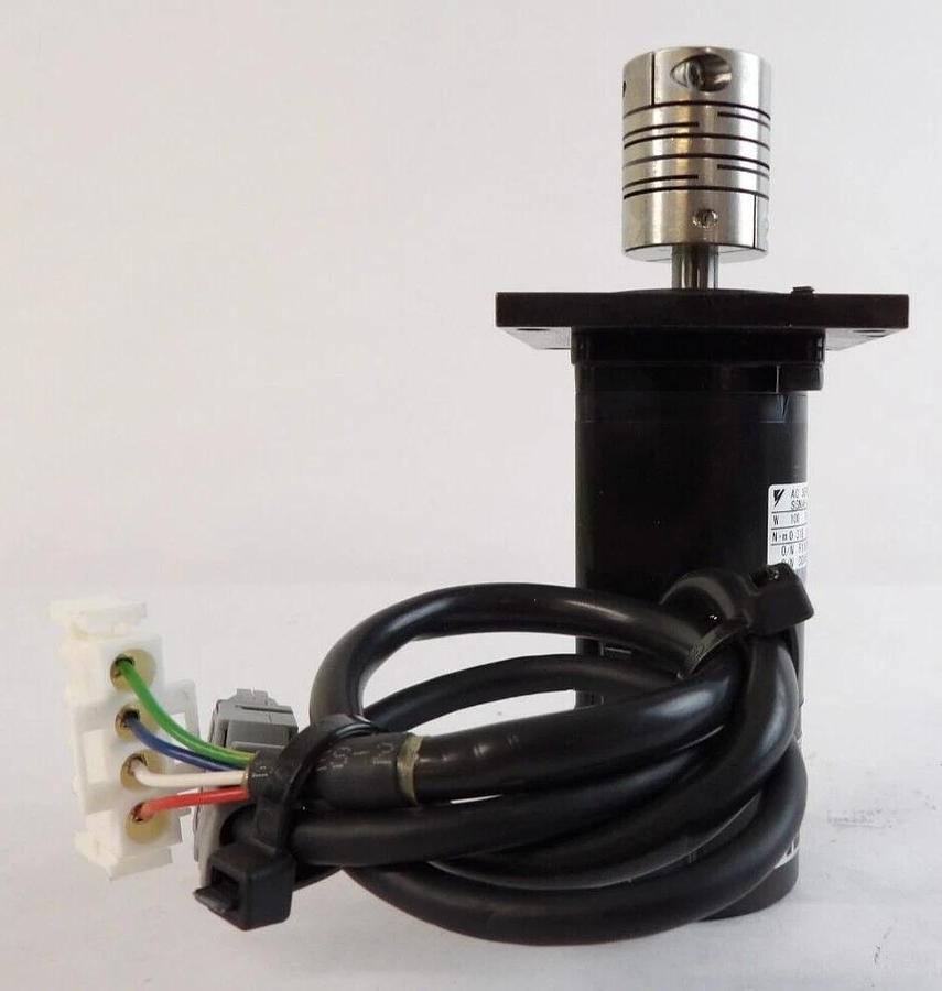 Used Yaskawa Electric SGMAH-01BAA21 AC Servo Motor Reseller Lot of 2 Working Surplus
