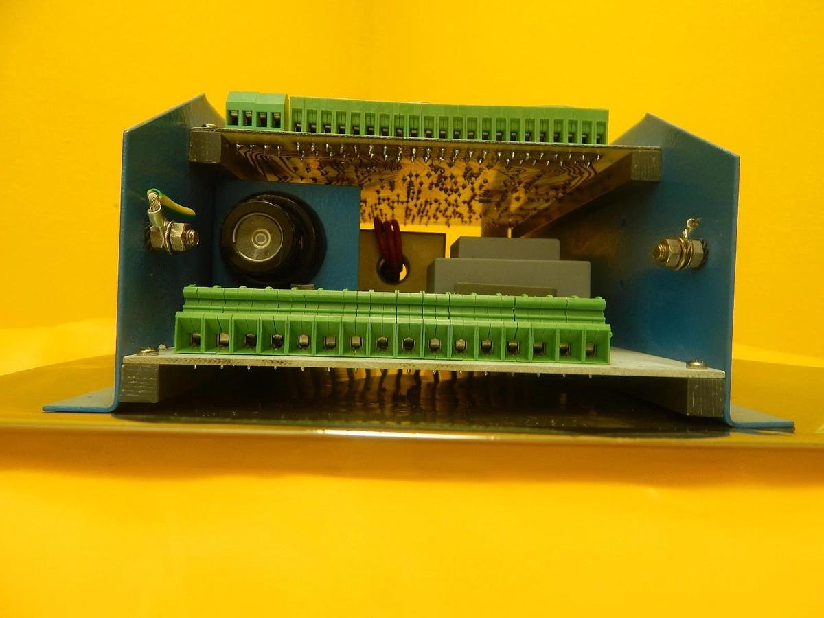 Used ITT Heynau Elektronik TYR-hB Speed Controller Balzers B5 123 154 AA Used Working