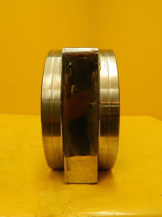 Used Vacuum Apparatus 125-0400 UHV Pneumatic Linear Gate Valve Used Working