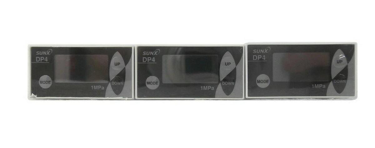 Used Sunx DP4-52Z Compact Digital Display Pressure Sensor DP4 Series Lot of 3 Working