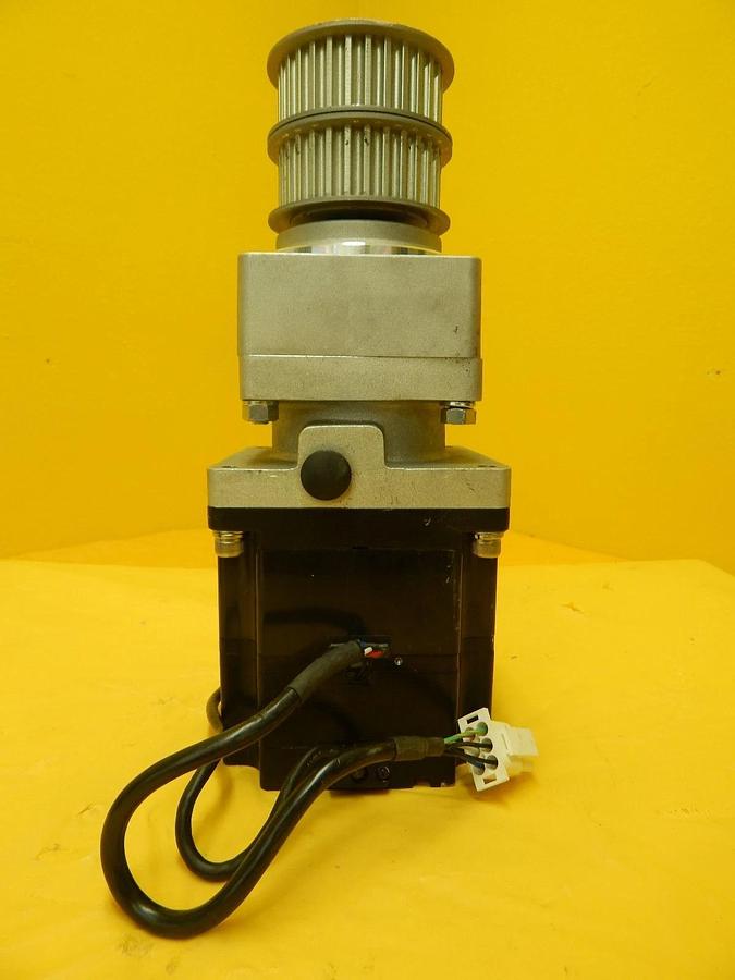 Used Yaskawa SGMPH-08A1A2C AC Servo Motor Shimpo Gearhead VRFS-PB-S9D-750-YF Used