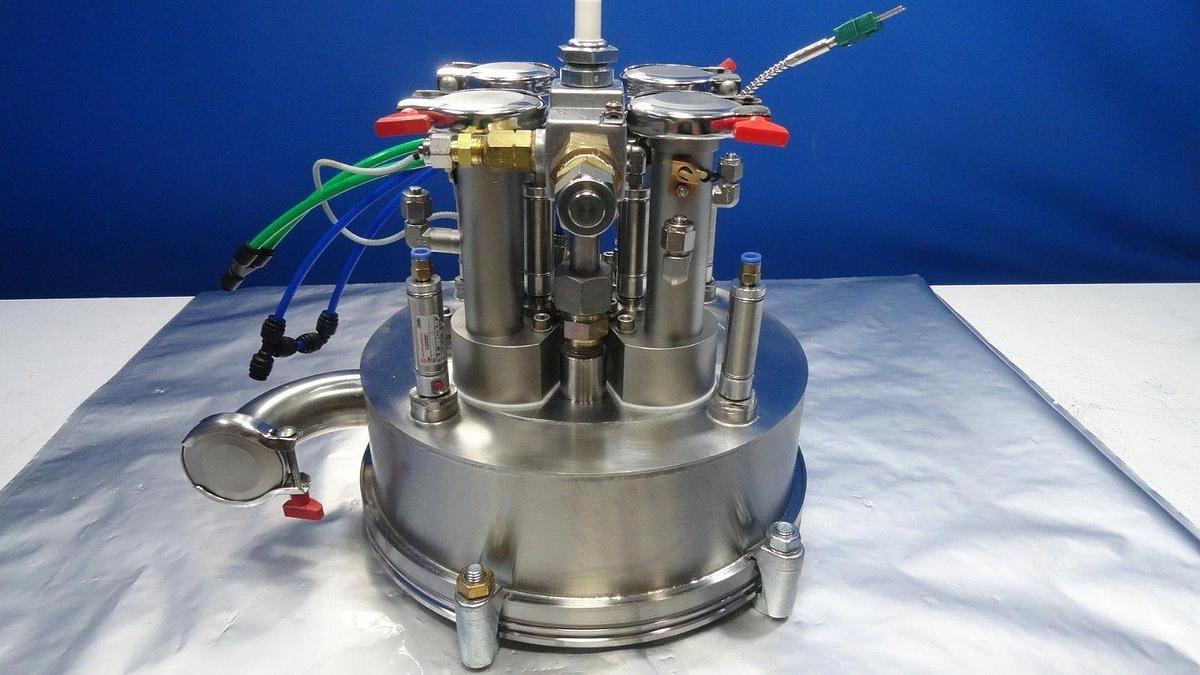 Used Edwards 500052685 Helios Combustion Chamber Head Used Working