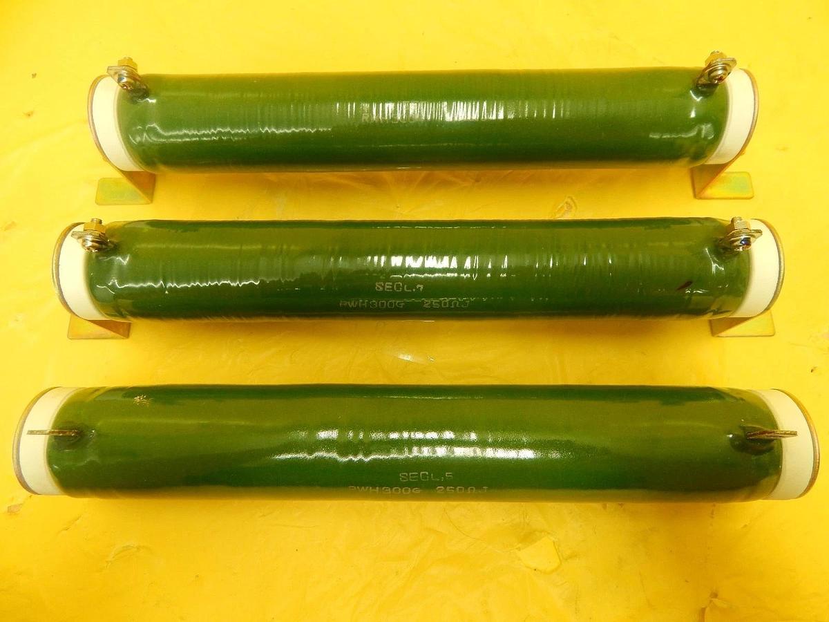 Used Akira Seiki RWH300G 250ΩJ Ceramic Resistor Reseller Lot of 3 Used Working