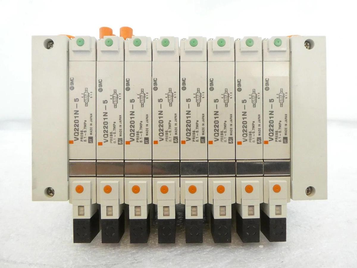 Used SMC EX160-SDN1A 8-Port Pneumatic Manifold VQ2201N-5 AMAT 0190-13031 Working