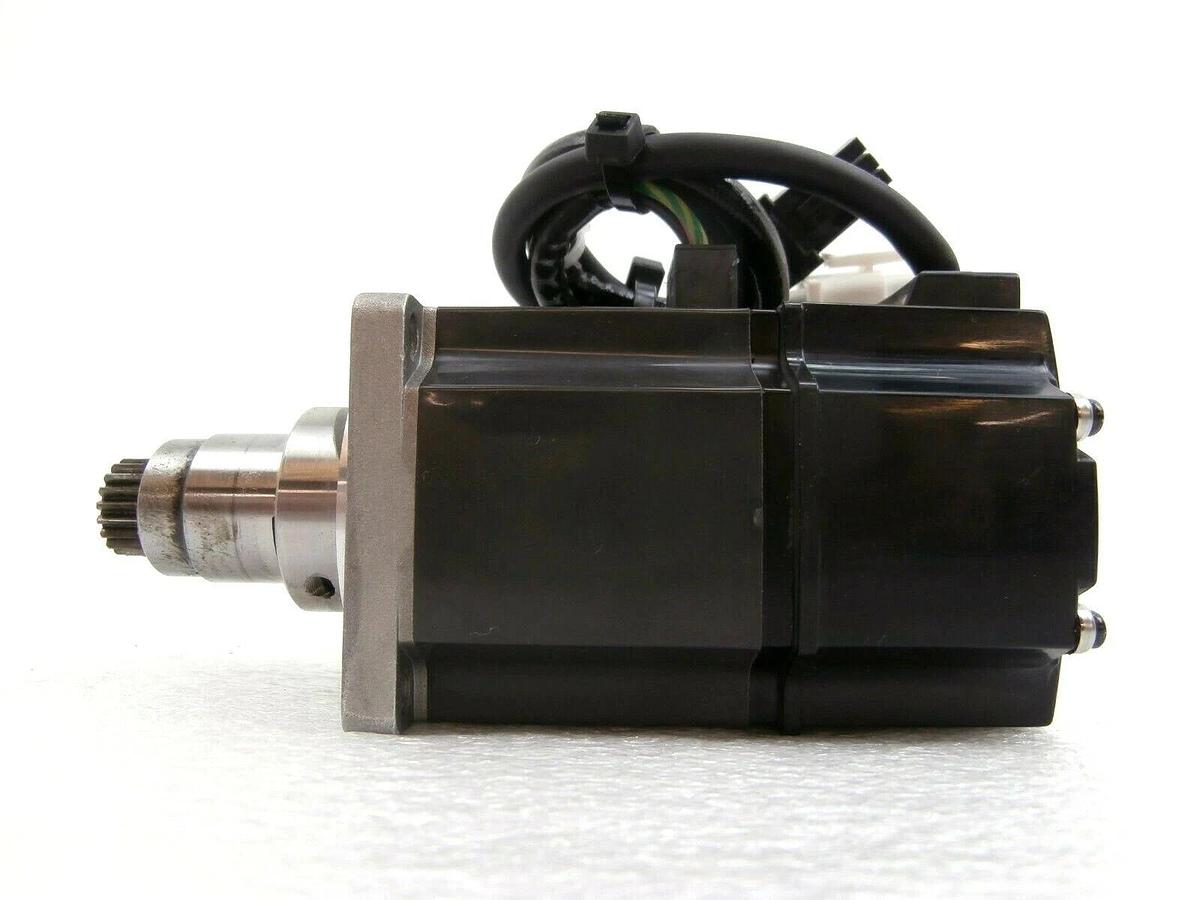 Used Mitsubishi Electric HC-MF23G1-UE AC Servo Motor 200W Working Spare