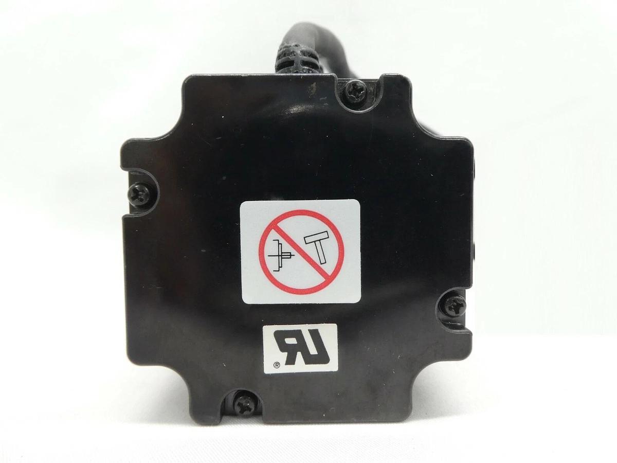 Used Yaskawa Electric SGMP-01U314CM AC Servo Motor SGMP Working Surplus