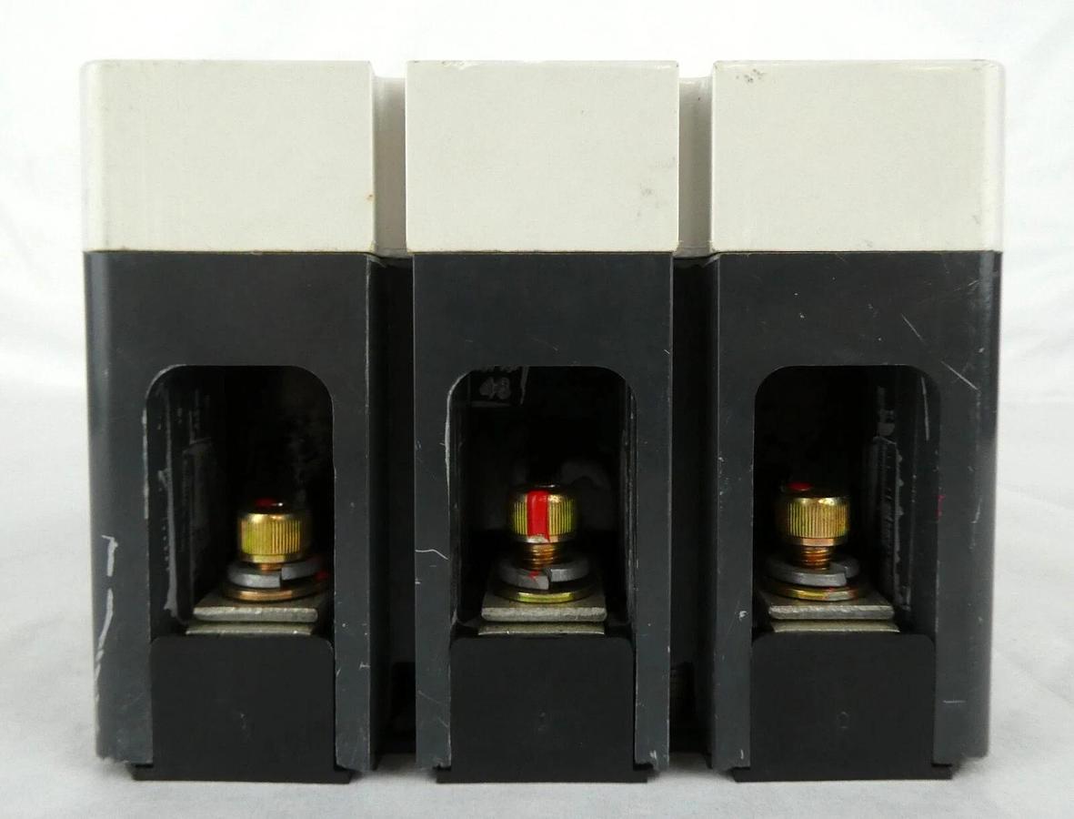 Used Eaton 6642C76G21 KDB 35K 3-Pole Industrial Circuit Breaker KDB3400W Working