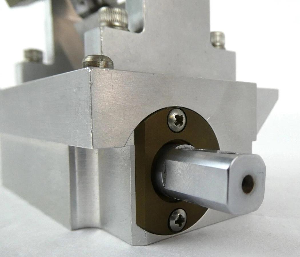 Used AMAT Applied Materials 0010-70029 CVD Chamber Slit Valve P5000 Dented Working