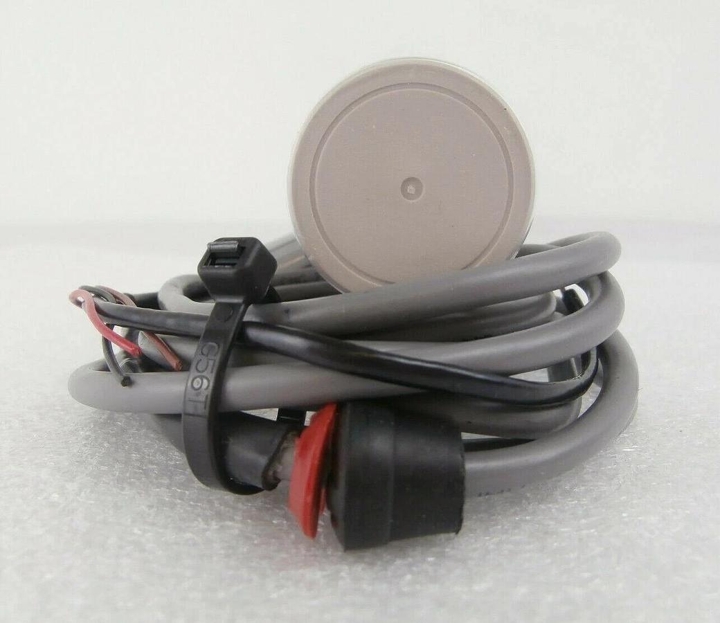 Used Omron E2K-C25ME2 Capacitive Cylindrical Proximity Switch Reseller Lot of 5 Spare