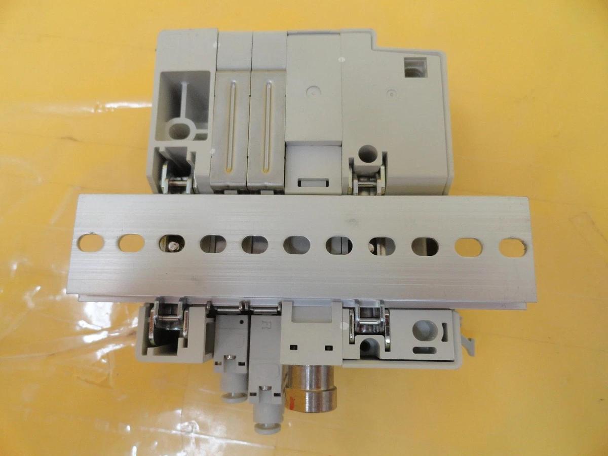 Used TEL Tokyo Electron 2-Port Pneumatic Manifold SQ1231DY-5-C4-Q PR300Z Used