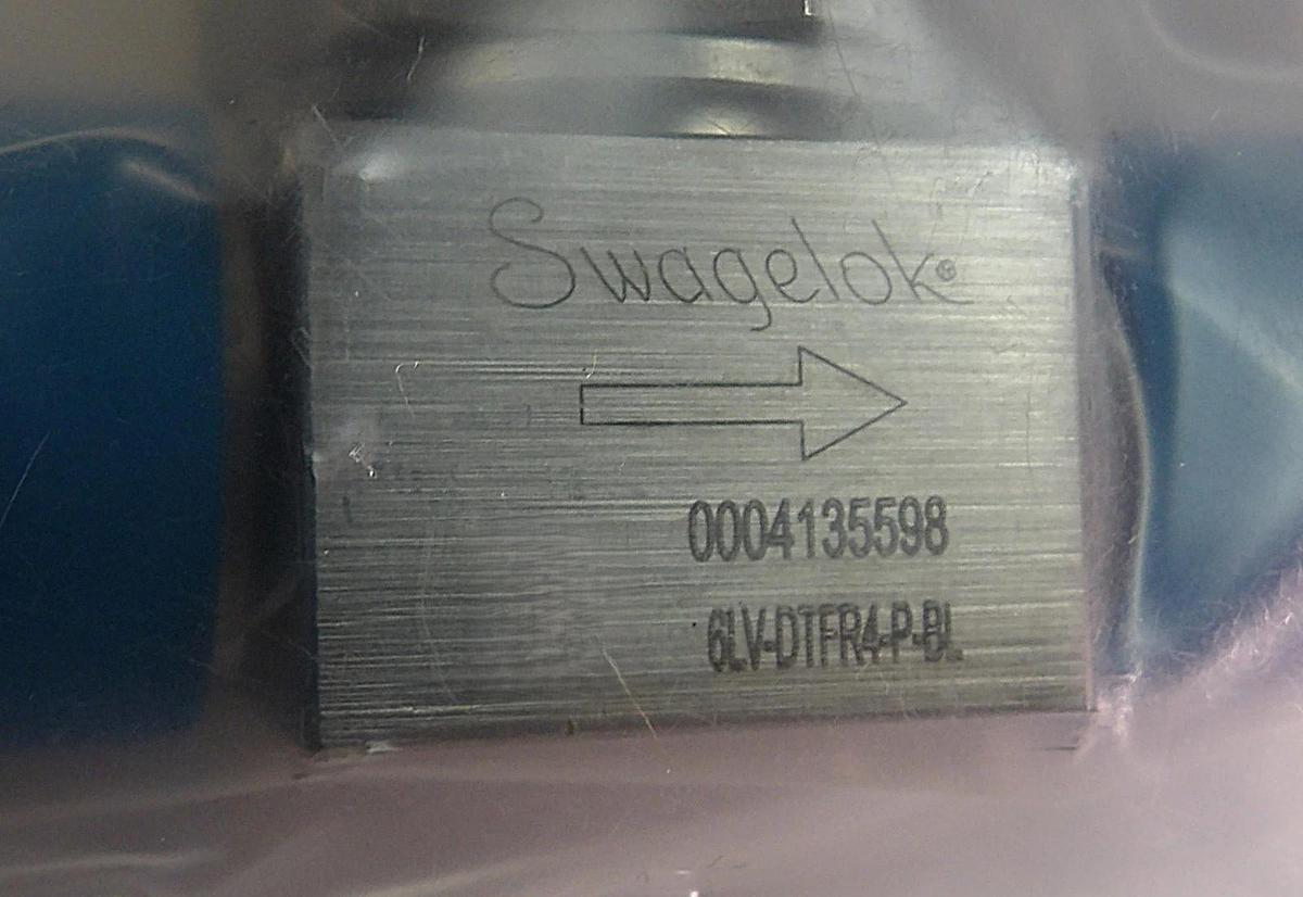 Swagelok 6LV-DTFR4-P-BL Diaphragm Toggle Valve Reseller Lot of 7 New Surplus