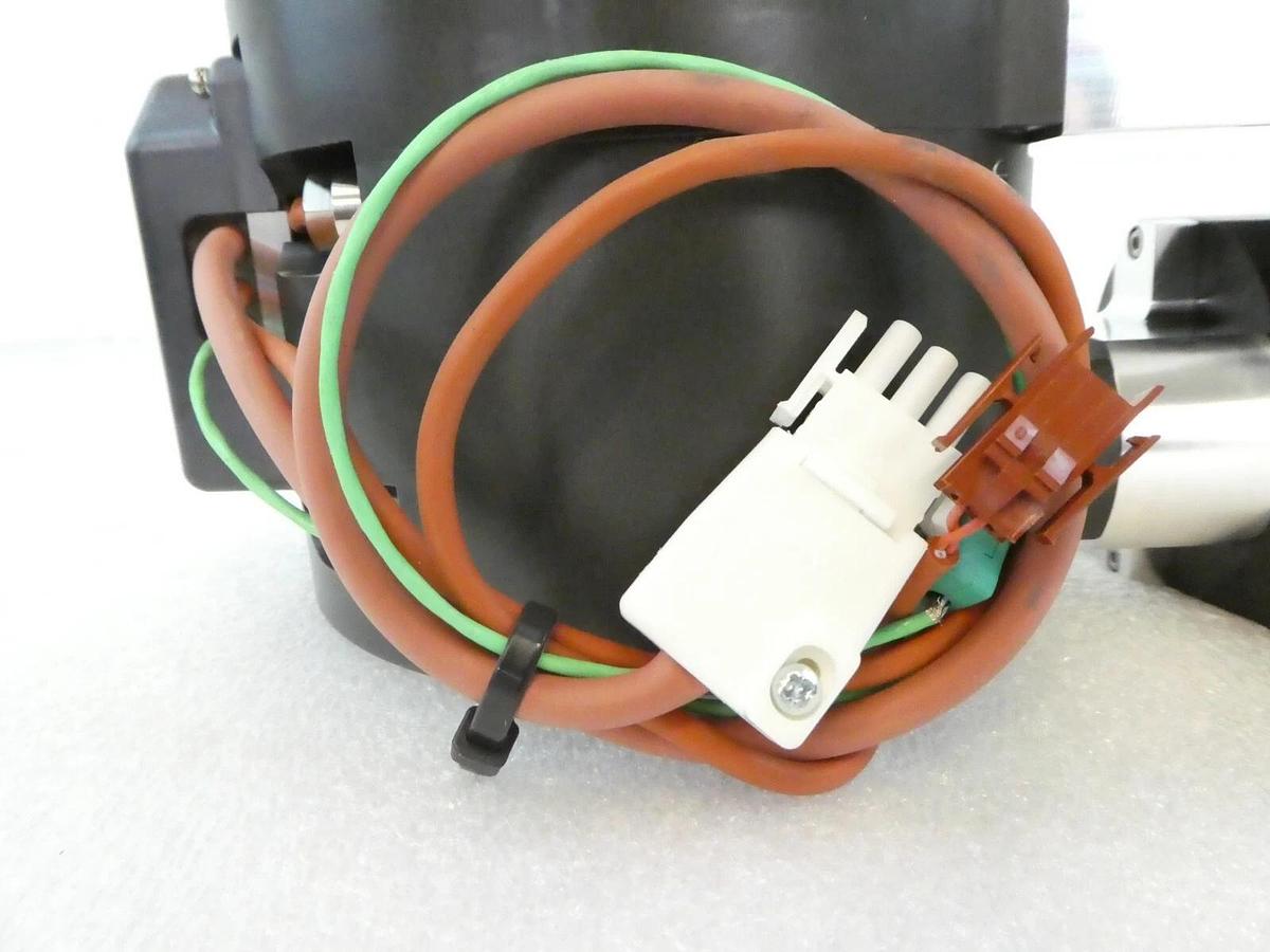 Used VAT 95038-PHGQ-AOD1 Butterfly Valve w/Integrated Pressure Controller Working