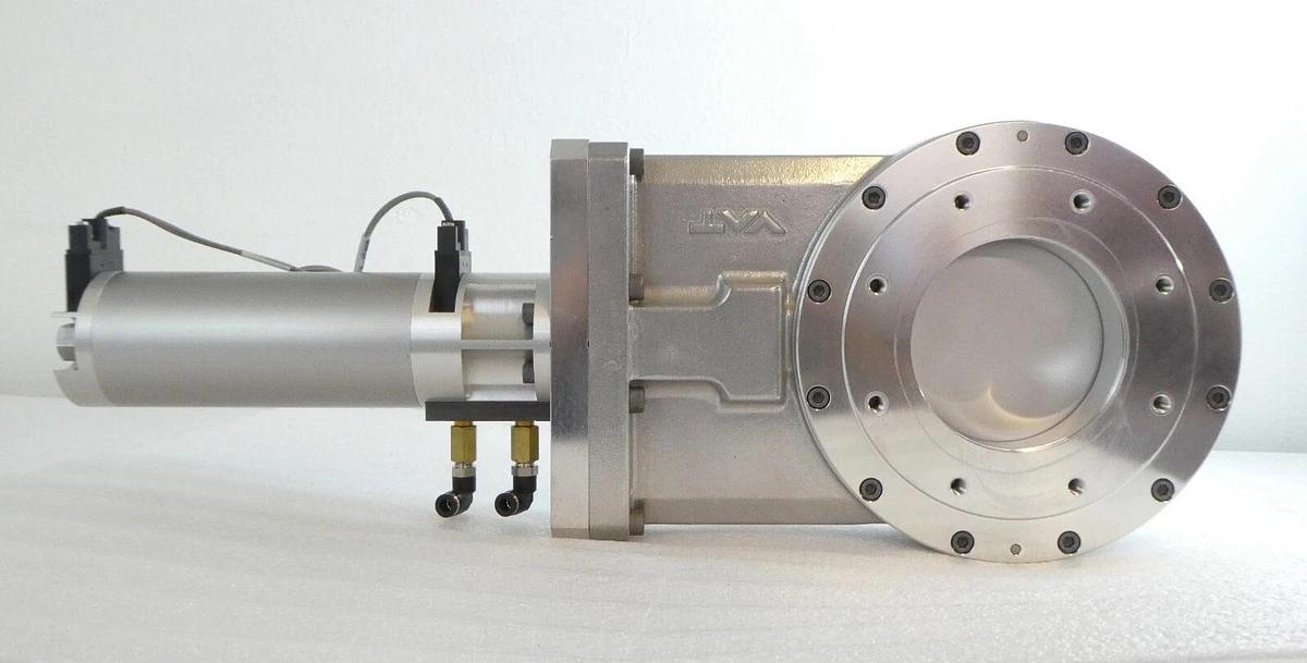 Used VAT 15040-PA24-0002 Pneumatic Isolation Gate Valve Series 15.0 Working Surplus