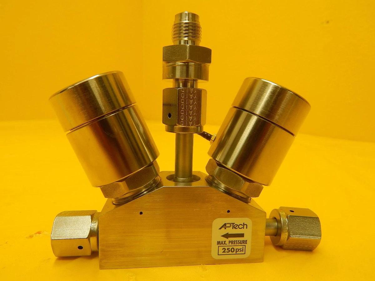 Used APTech AP3550S DUAL V FV4FV4FV4 HPS/2 3-Way Pneumatic Valve Used Working