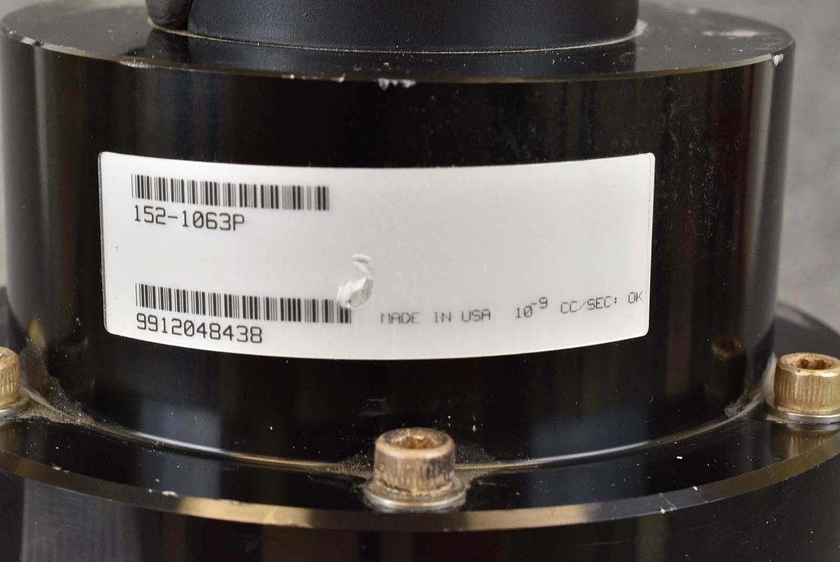 Used MKS 152-1063P Pneumatic Angle Valve