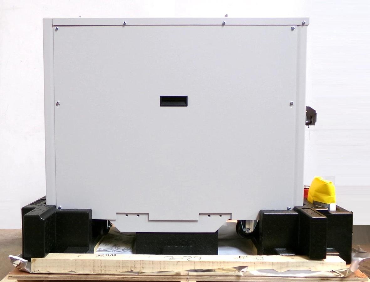iXH 1820 MK1 LV Edwards AC4202122200 Dry Vacuum Pump IXH1820 SM44 New Surplus