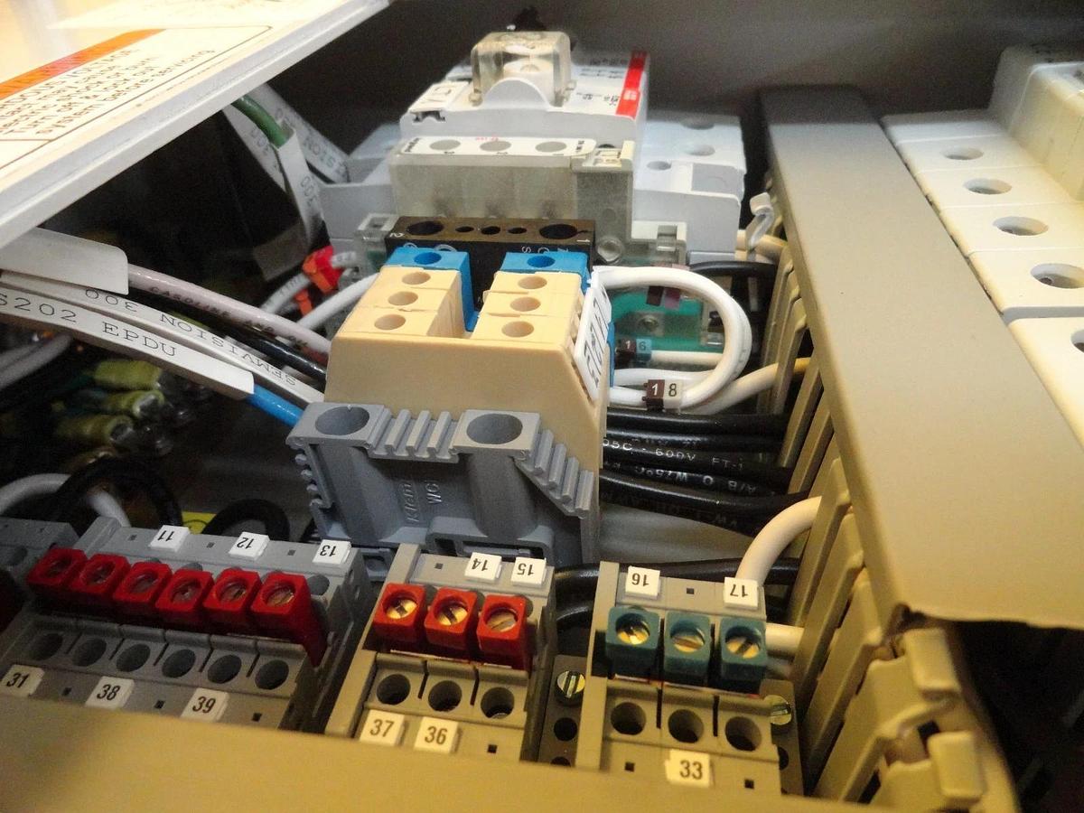 Used AMAT Applied Materials ES30712310000 Power Unit Main PDU SEMVision Used
