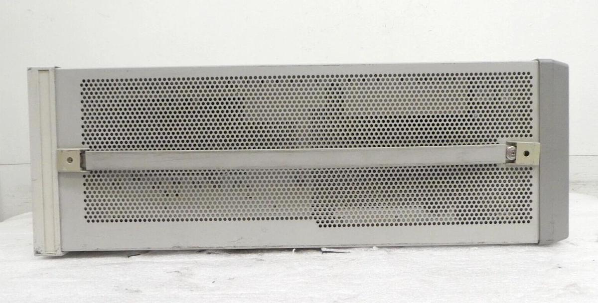 Used Agilent E5515C Wireless Communications Test Set 8960 SERIES 10 No Power Untested