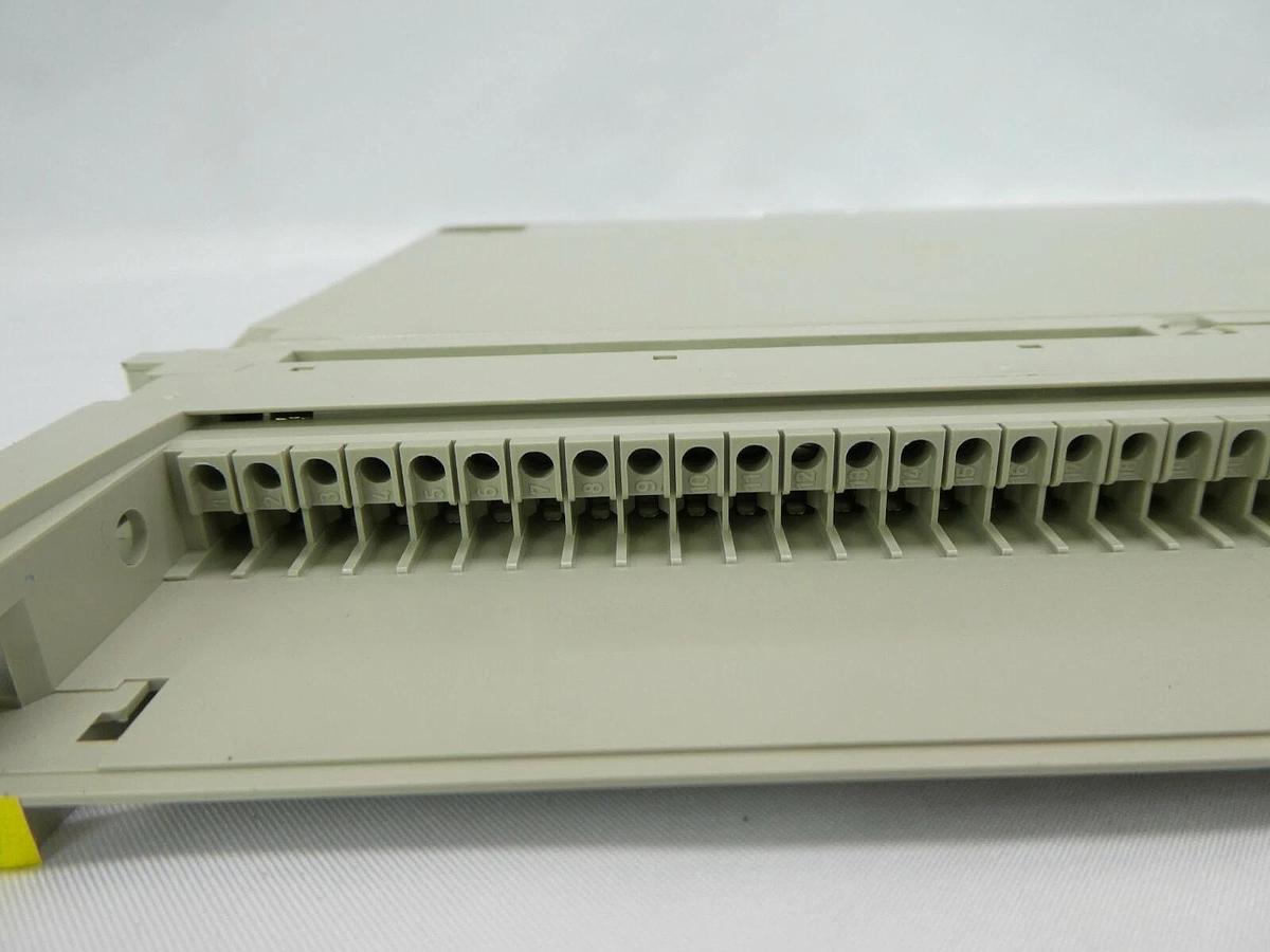 Used Siemens 6ES5430-4UA13 Digital Input PCB Card SIMATIC VP FD Balzers Unaxis Spare