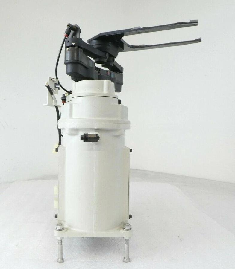 Used Varian Semiconductor Equipment V828700014 150mm Wafer LD Transfer Robot Working