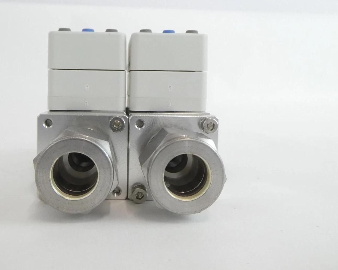SMC PF3W720-04-ET-G-X255 Digital Flow Switch AMAT 1270-03609 Lot of 6 New