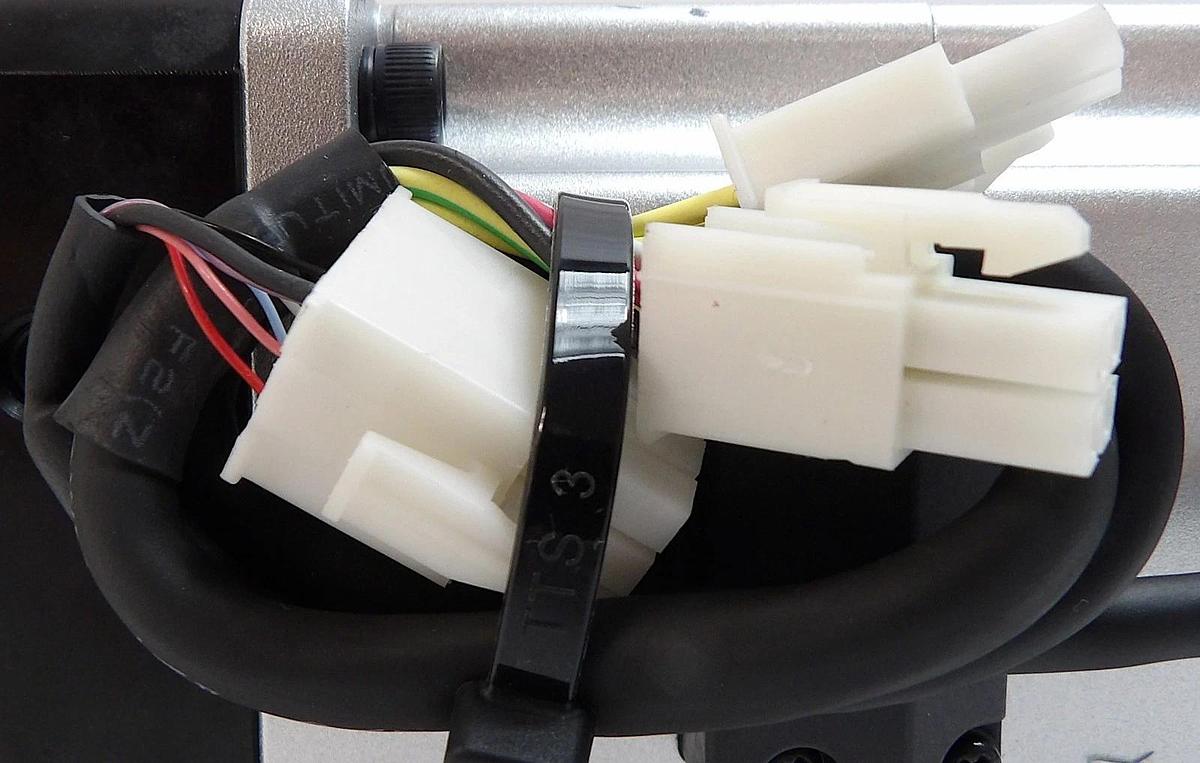 Used Panasonic MQMF042L4T2 AC Servo Motor AMAT 0190-70946 Working