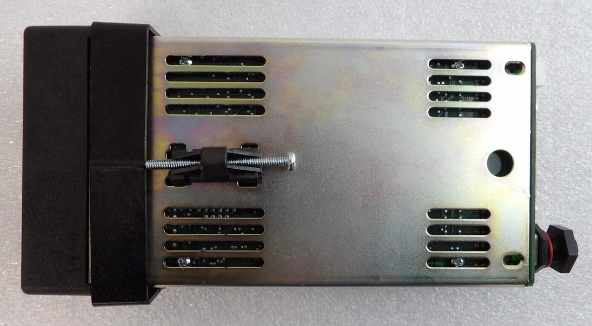 Used Watlow D881-0000-1000 Temperature Controller TB50 D8 AMAT 0190-29681 Working
