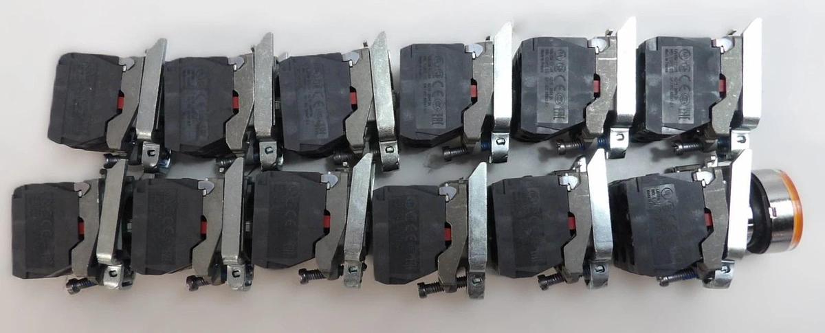 Used Schneider Electric XB4BW35B5 LED 22mm Push Button Switch Lot of 12 Working
