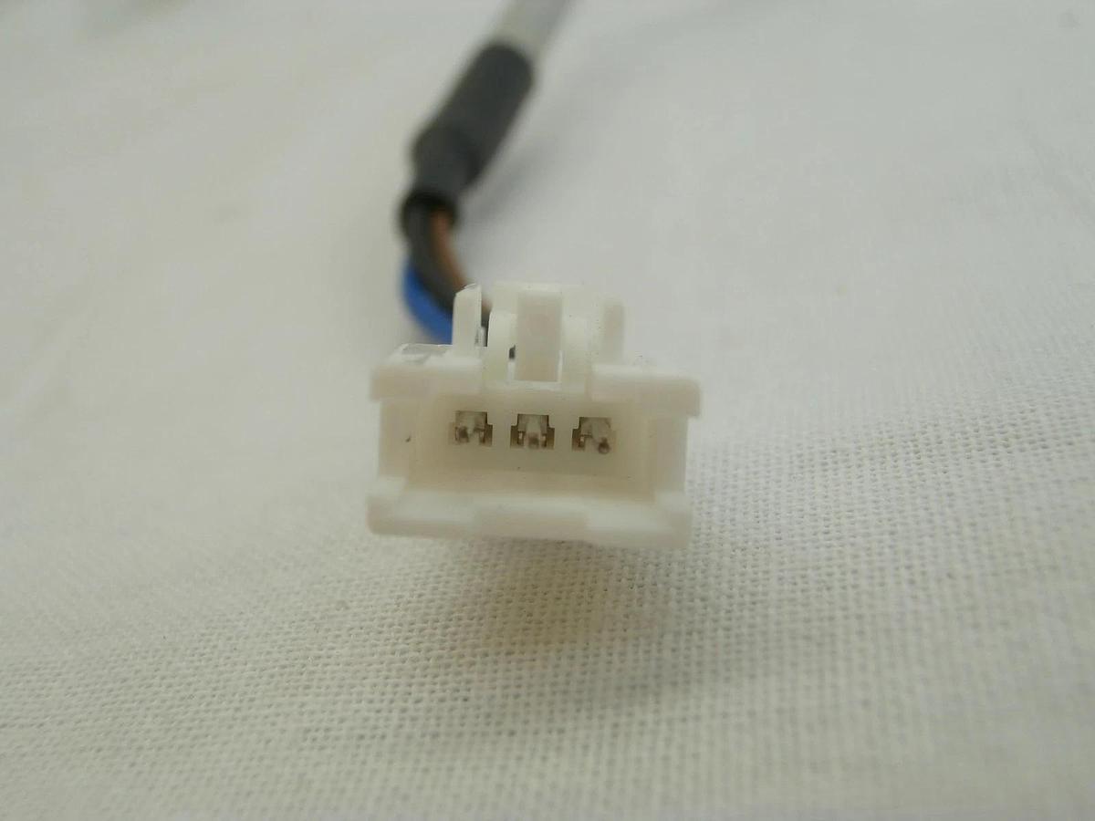 Used Yamatake FE7C-TWC6R Photoelectric Sensor Reseller Lot of 4 Used Working