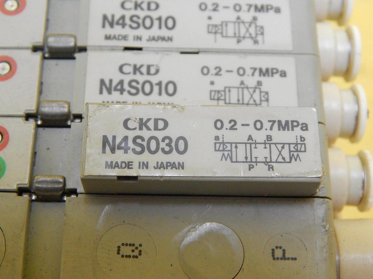 Used CKD N4S0-T56 16-Port Pnuematic Manifold OPP3-1H Lot of 2 Used Working