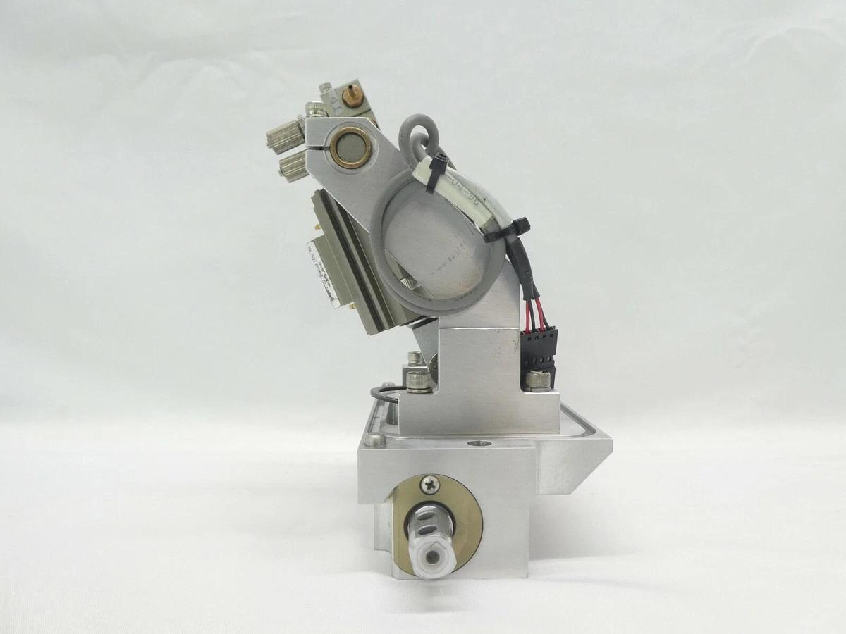 Used AMAT Applied Materials 0240-76513 5000 Cleanroom Slit Valve "H" 520 Chemraz