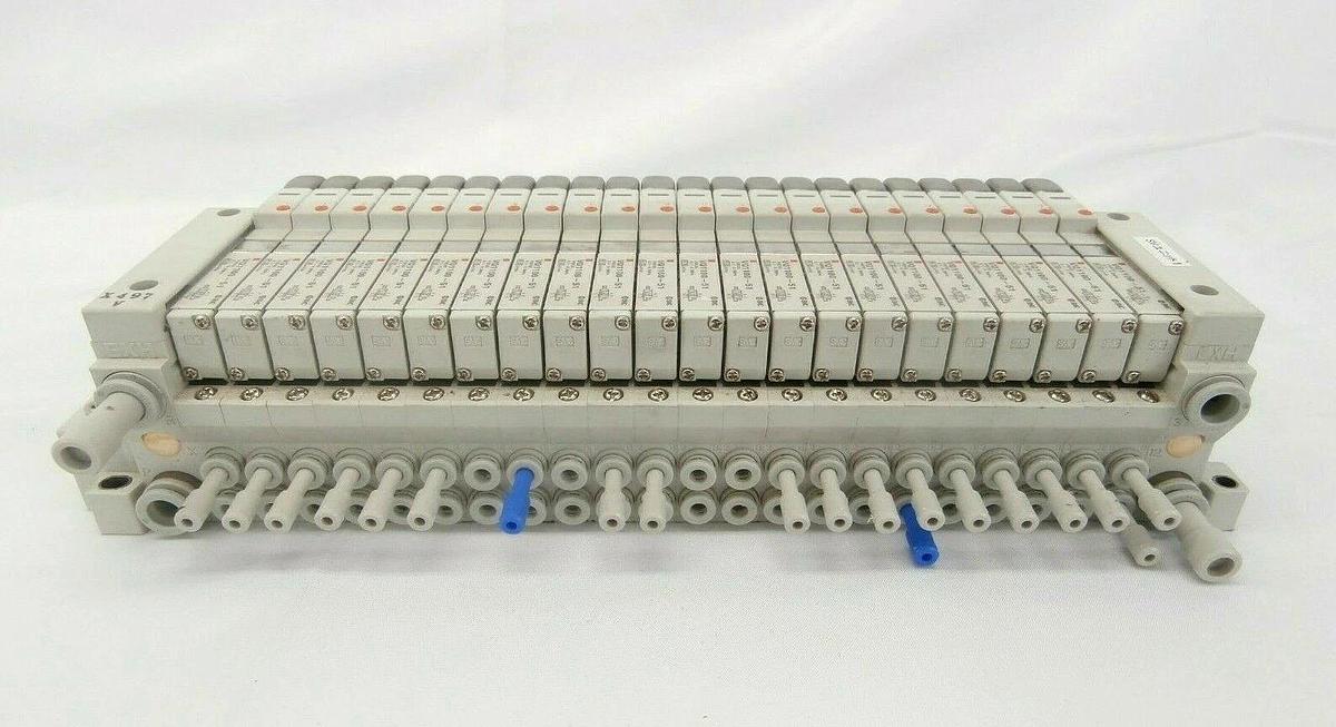 Used SMC 22-Port Manifold VQ1100-51 Hitachi M-712E Shallow Trench Etcher Working