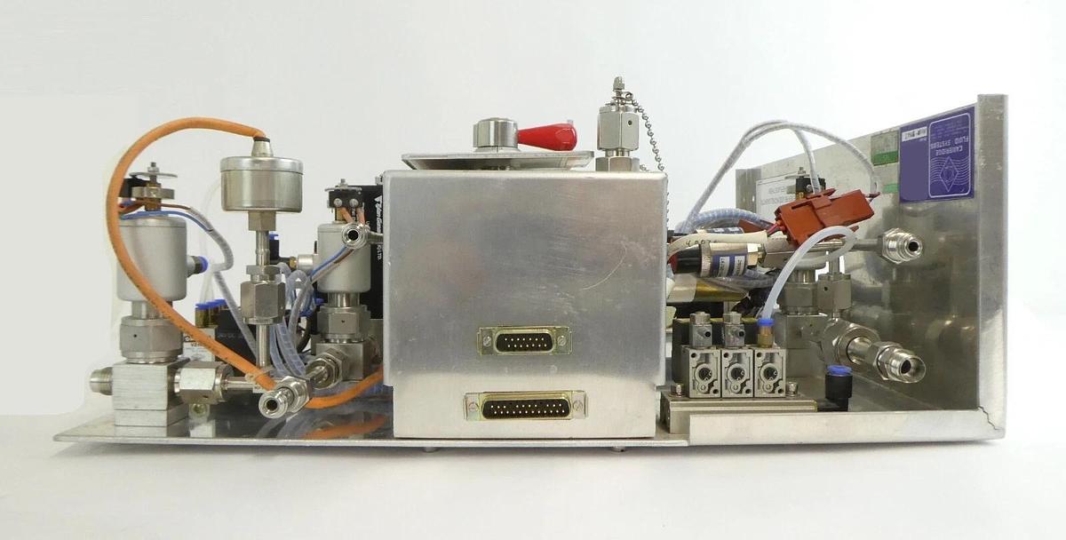 Used Cambridge Fluid Systems 0010-91663 Gas Panel AMAT Applied Materials Working