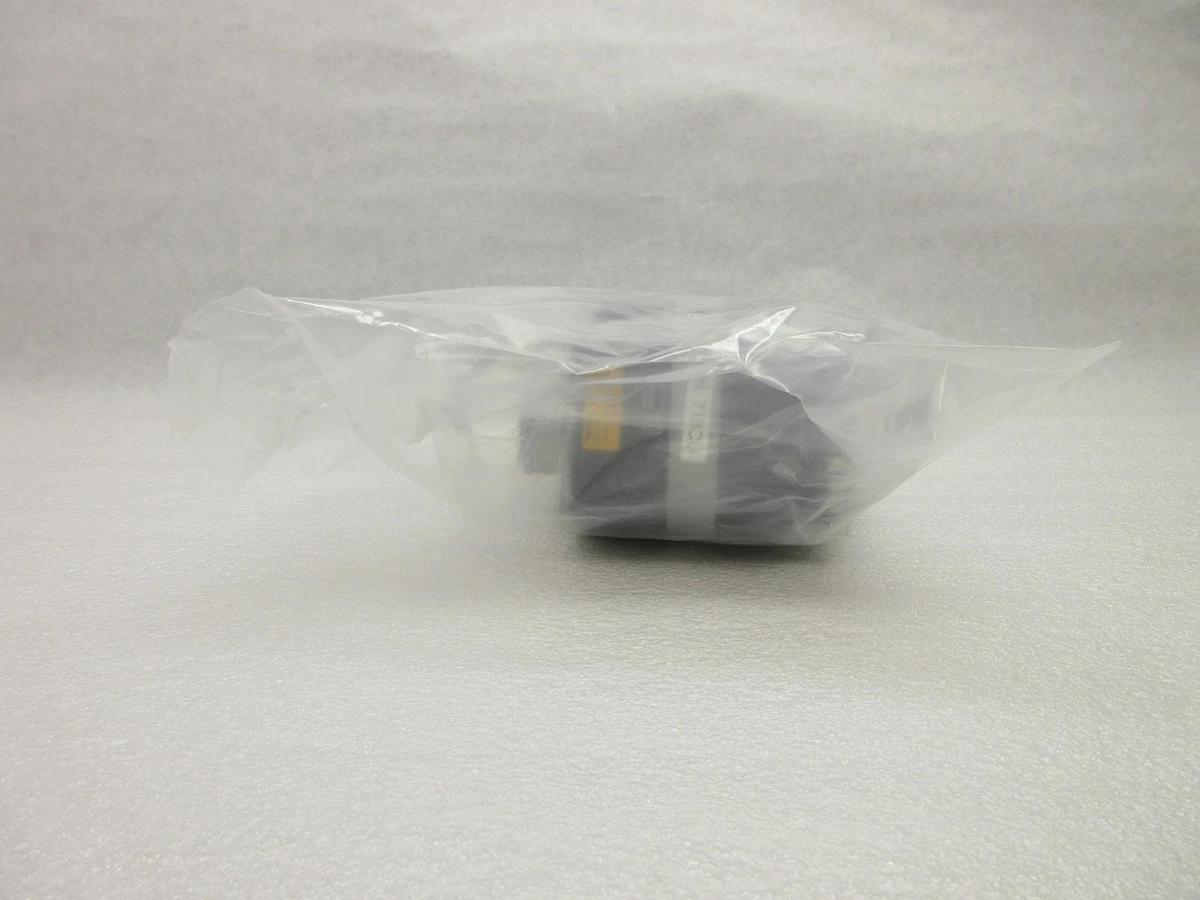 Used VAT 65040-PA52-ACB2 Pendulum Control and Isolation Valve Copper Unassembled Used