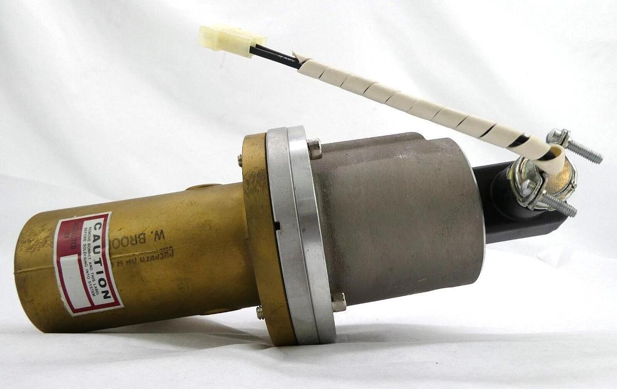 Used Varian Vacuum Products 1252-1 5/8 Angle Valve 323X-1 Working Surplus