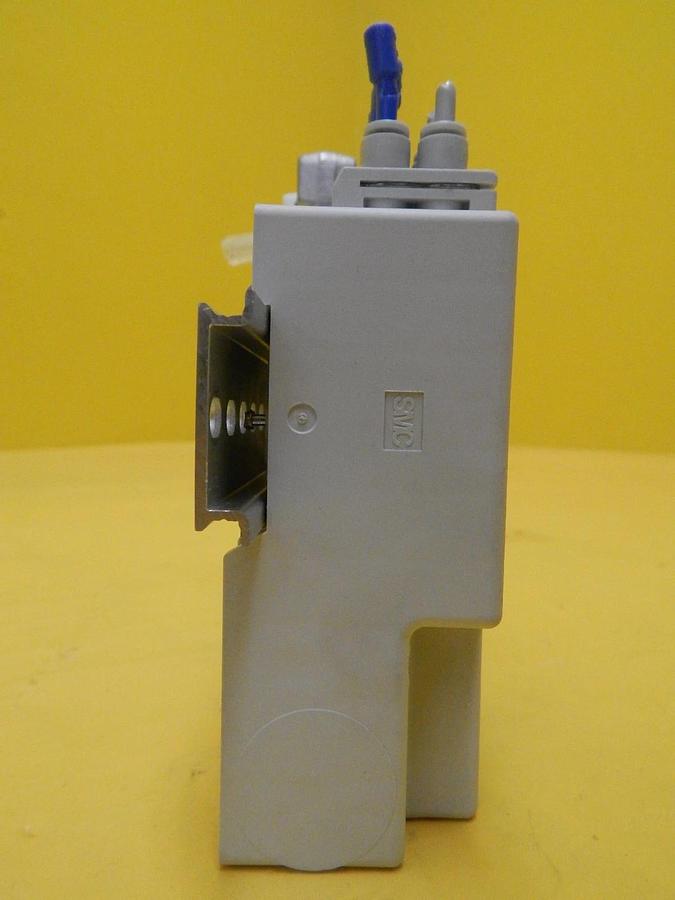 Used TEL Tokyo Electron I/O Chamber 5-Port Manifold SMC SQ1331RY-5-C4-Q PR300Z Used