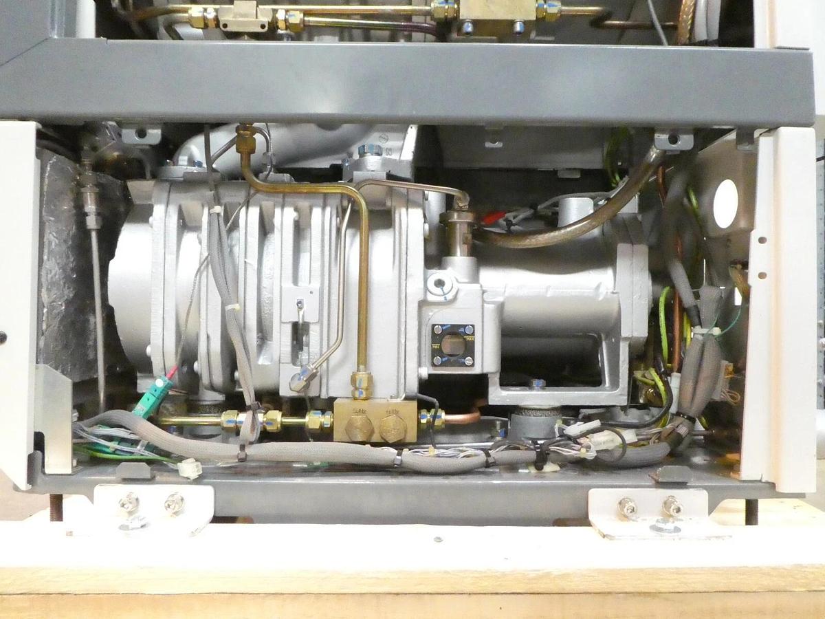 Refurbished iH 1800 NGAC73000PXS Edwards Harsh Vacuum Dry Pump IH1800 OEM Refurbished
