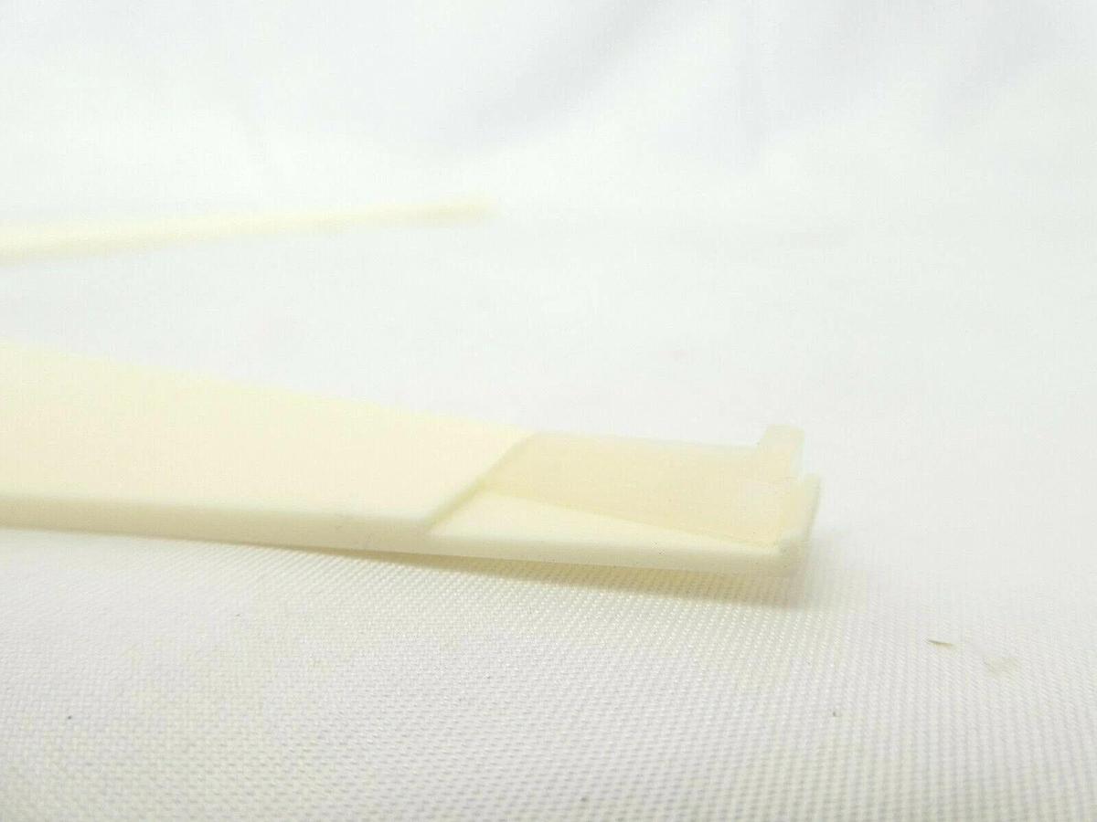 Used Screen 23992688 Ceramic Arm Wafer Robot End Effector 23-06190-0B Working Surplus
