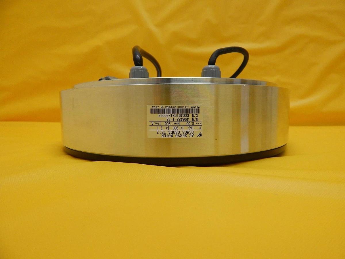Used Yaskawa SGMCS-08DDA-TE12 AC Servo Motor TEL Tokyo Electron Lithius Used Working
