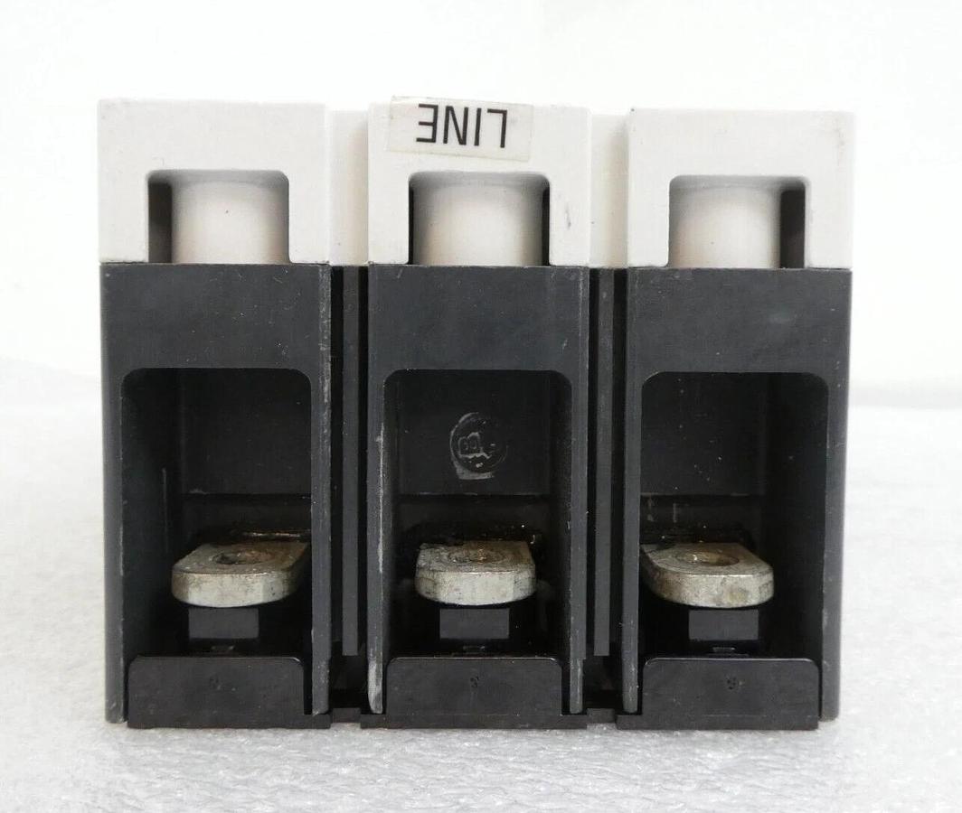 Used Eaton JGE325032G Circuit Breaker J250E ELJBN3250W Reseller Lot of 2 Working