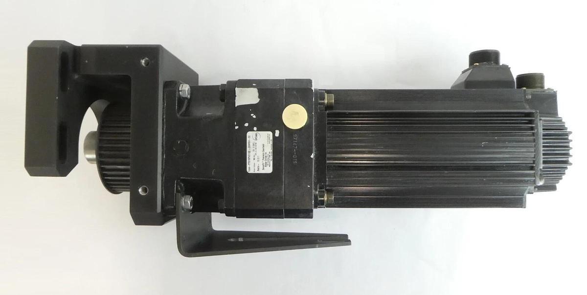 Used Yaskawa Electric SGMS-50A6AB AC Servo Motor Sigma II ST10SB-S50A6 AMAT Working