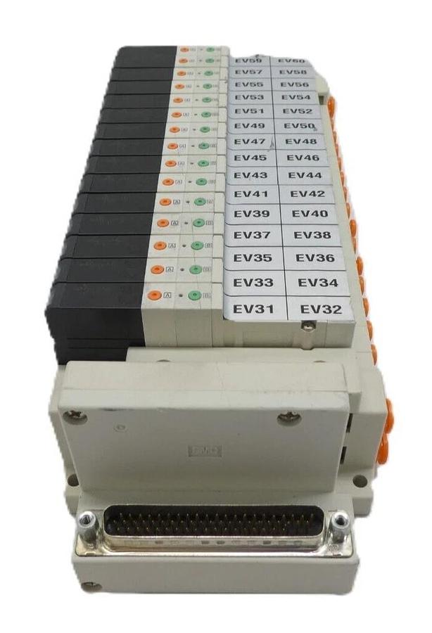 Used SMC SS5V1-15-DUX00300 15-Port Pneumatic Manifold AMAT 0190-76347 Working Surplus