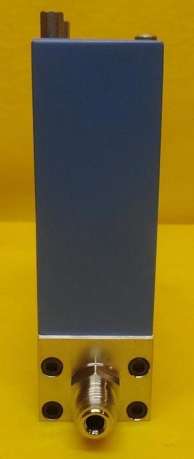 Used Mykrolis FC-2950MEP5 Mass Flow Controller MFC 2950 Series 200 SCCM Cl2 Used
